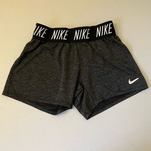 Nike Women’s Shorts Size Medium Grey Tight Fitting Shorts SKU 15